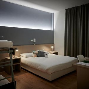 Lainez Rooms & Suites